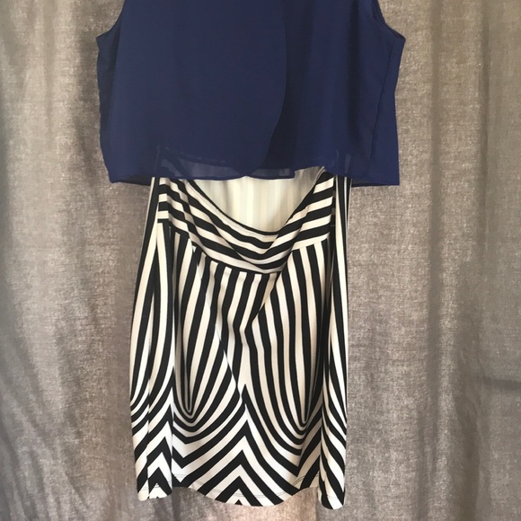 Mini dress - Picture 2 of 3